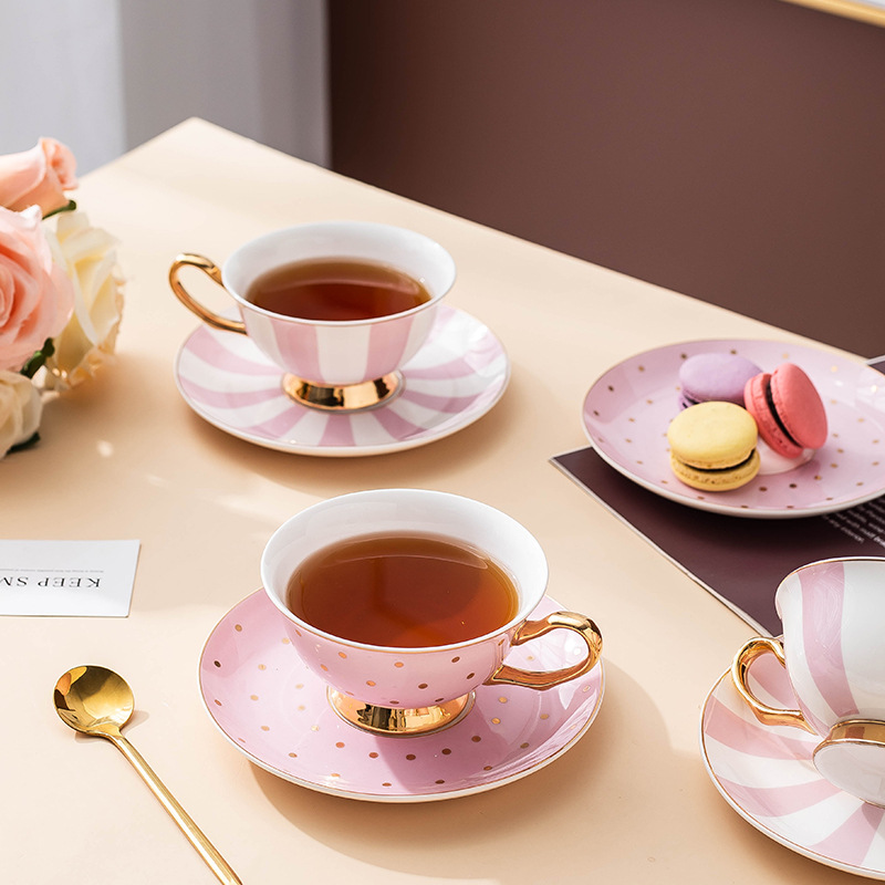 แก้วกาแฟเซรามิกสีชมพูพร้อมจานร - Kitchen Baking Utensil Set บทวิจารณ์และราคา